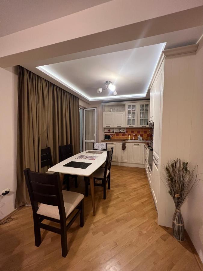 Chaika Sea Apartment Varna Bagian luar foto