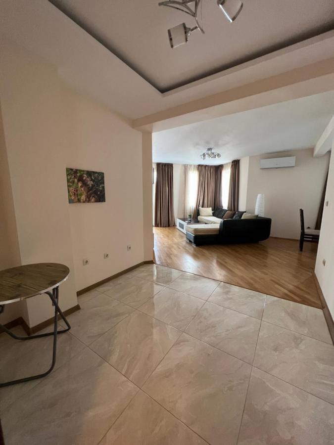 Chaika Sea Apartment Varna Bagian luar foto