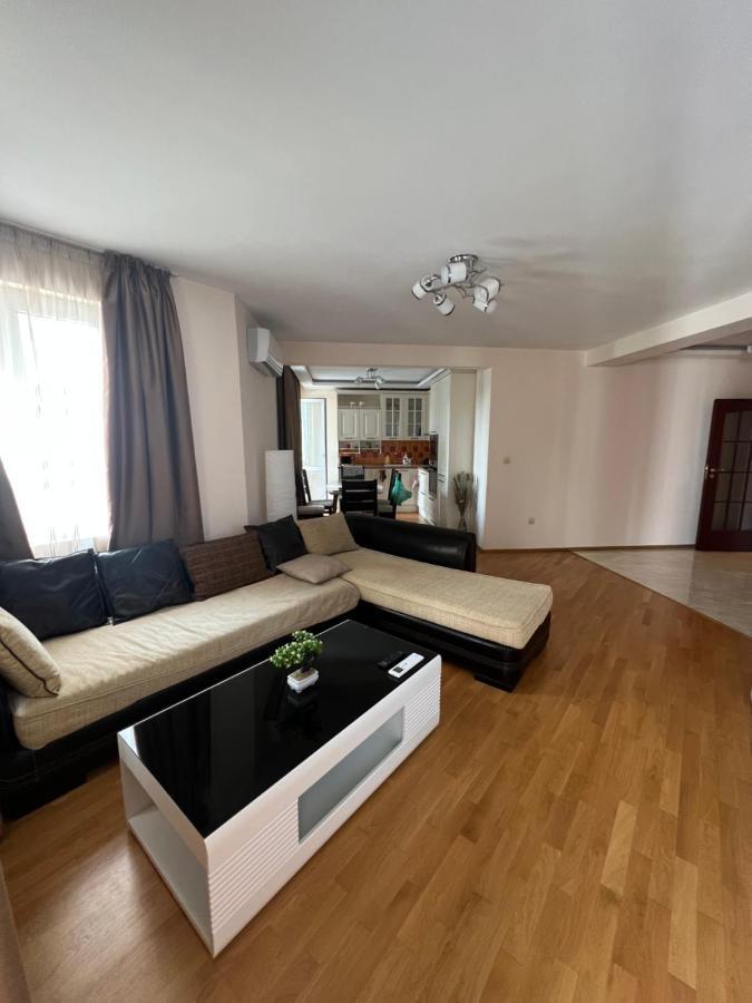 Chaika Sea Apartment Varna Bagian luar foto